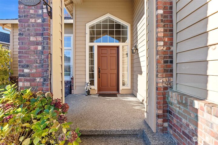 Property Photo: 25947 160th Avenue SE WA 98042