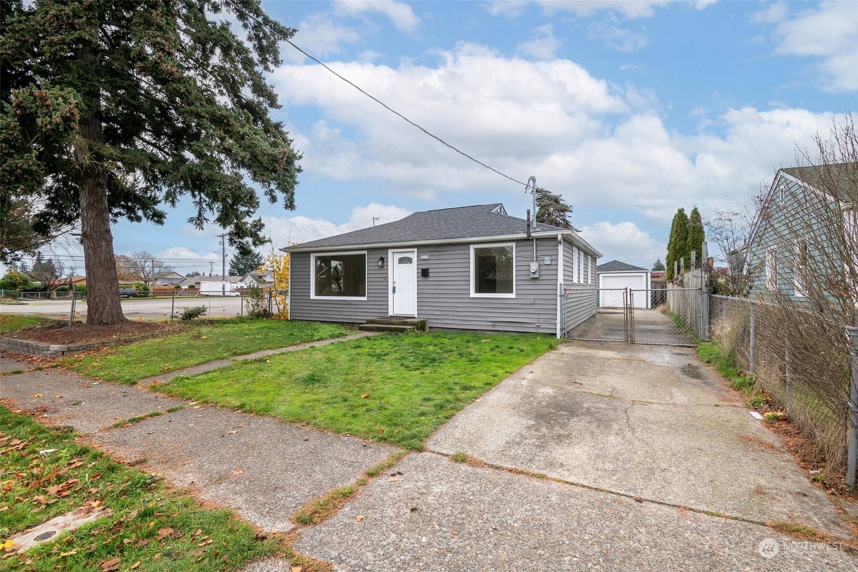 Property Photo:  7232 S Warner Street  WA 98409 