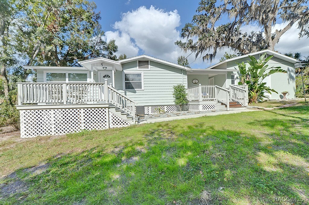 Property Photo:  955 N Leisure Point  FL 34453 