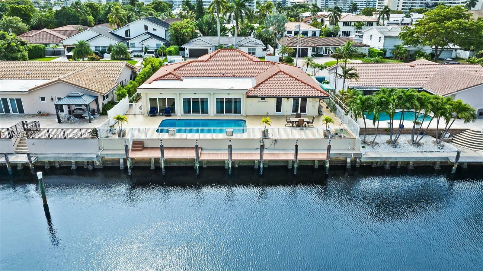 Property Photo: 3333 NE 38th St FL 33308