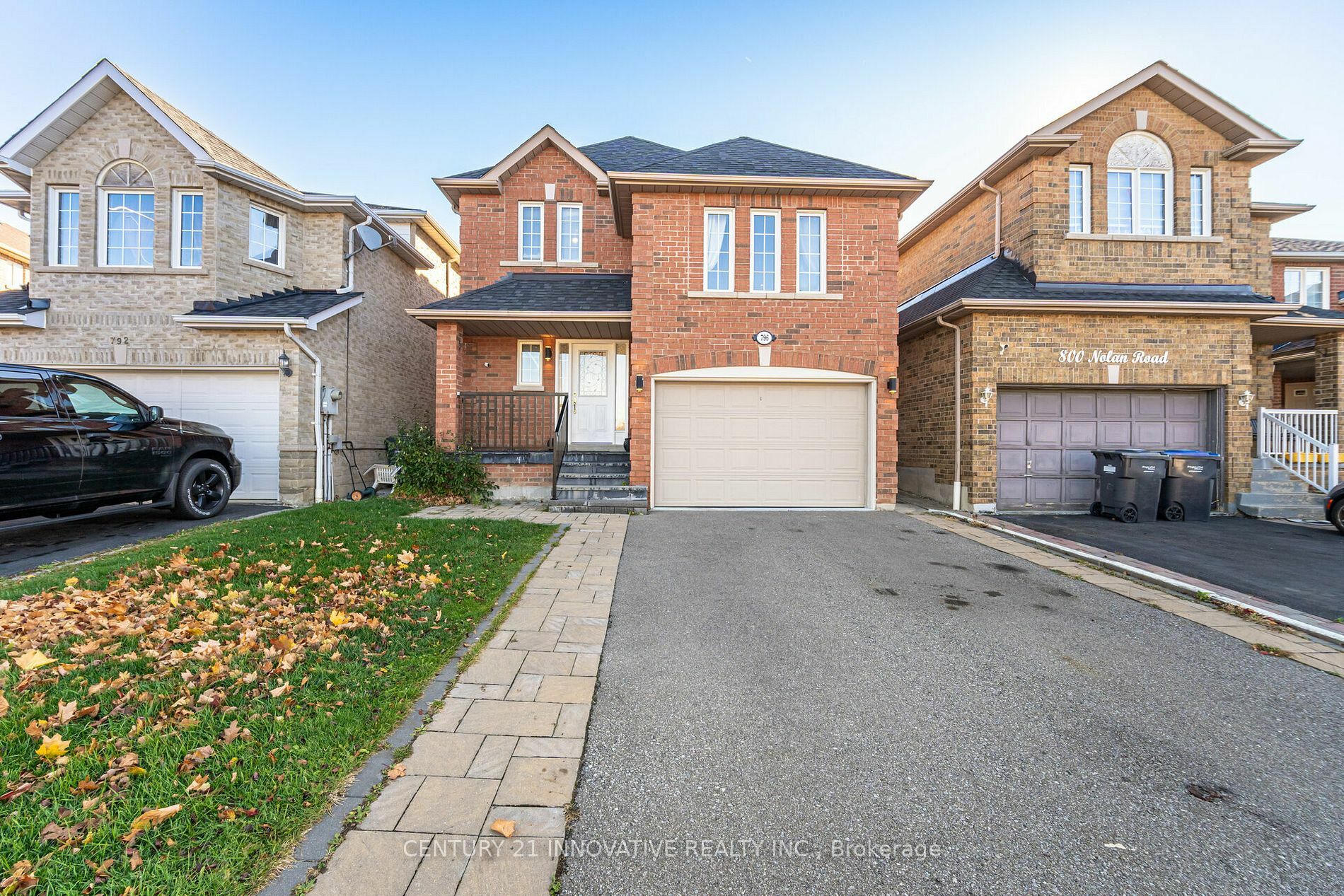 796 Nolan Rd  Mississauga ON L5V 2S5 photo