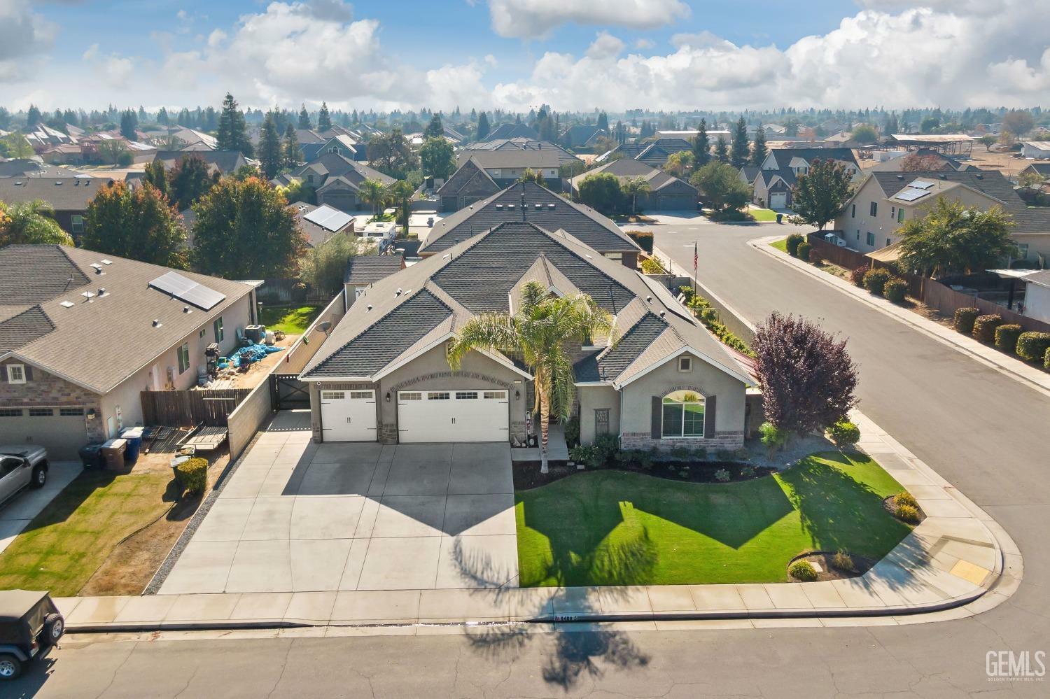 Property Photo:  9409 Rancho Viejo Drive  CA 93314 