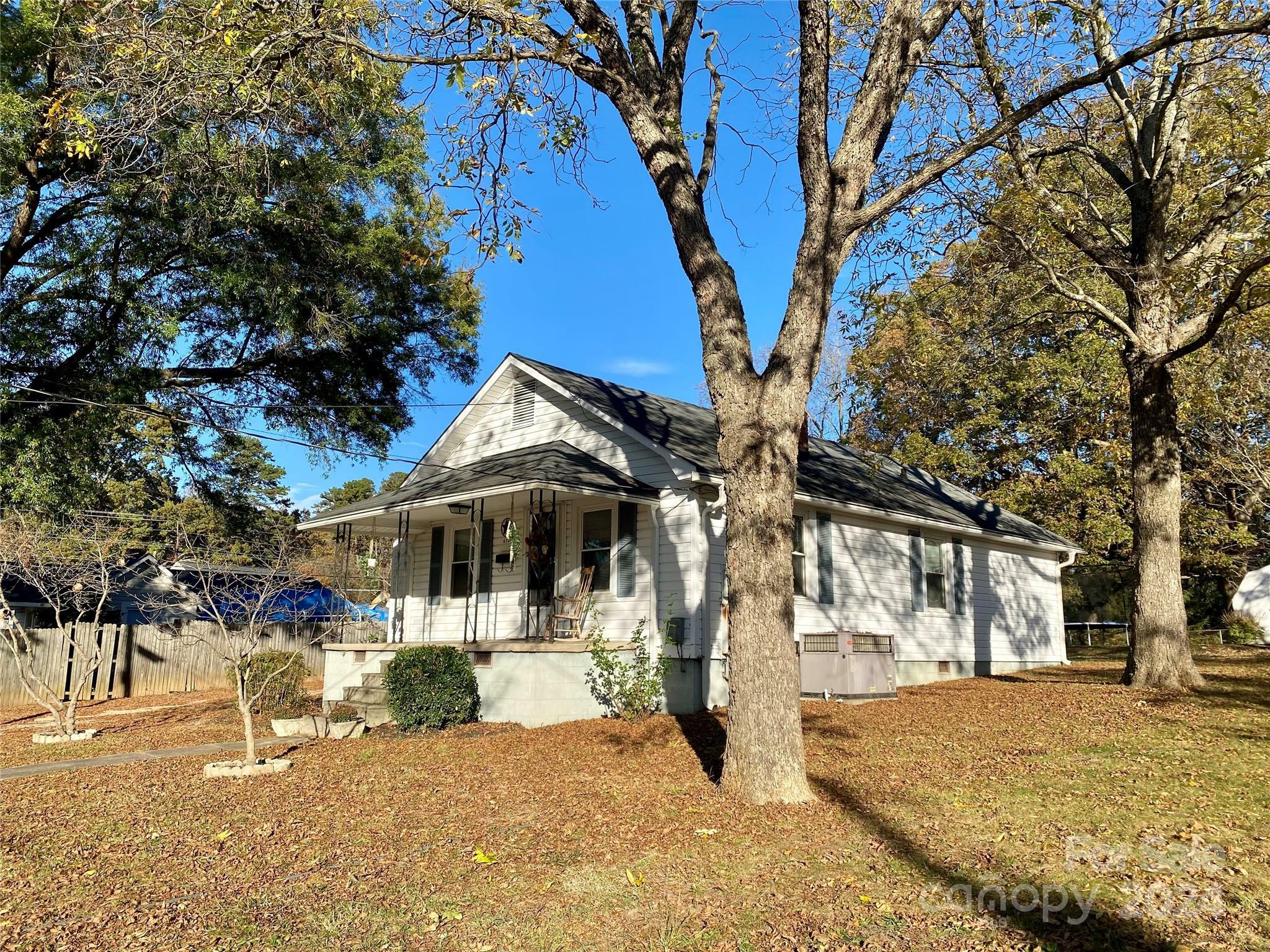 Property Photo:  417 E Rice Street  NC 28088 