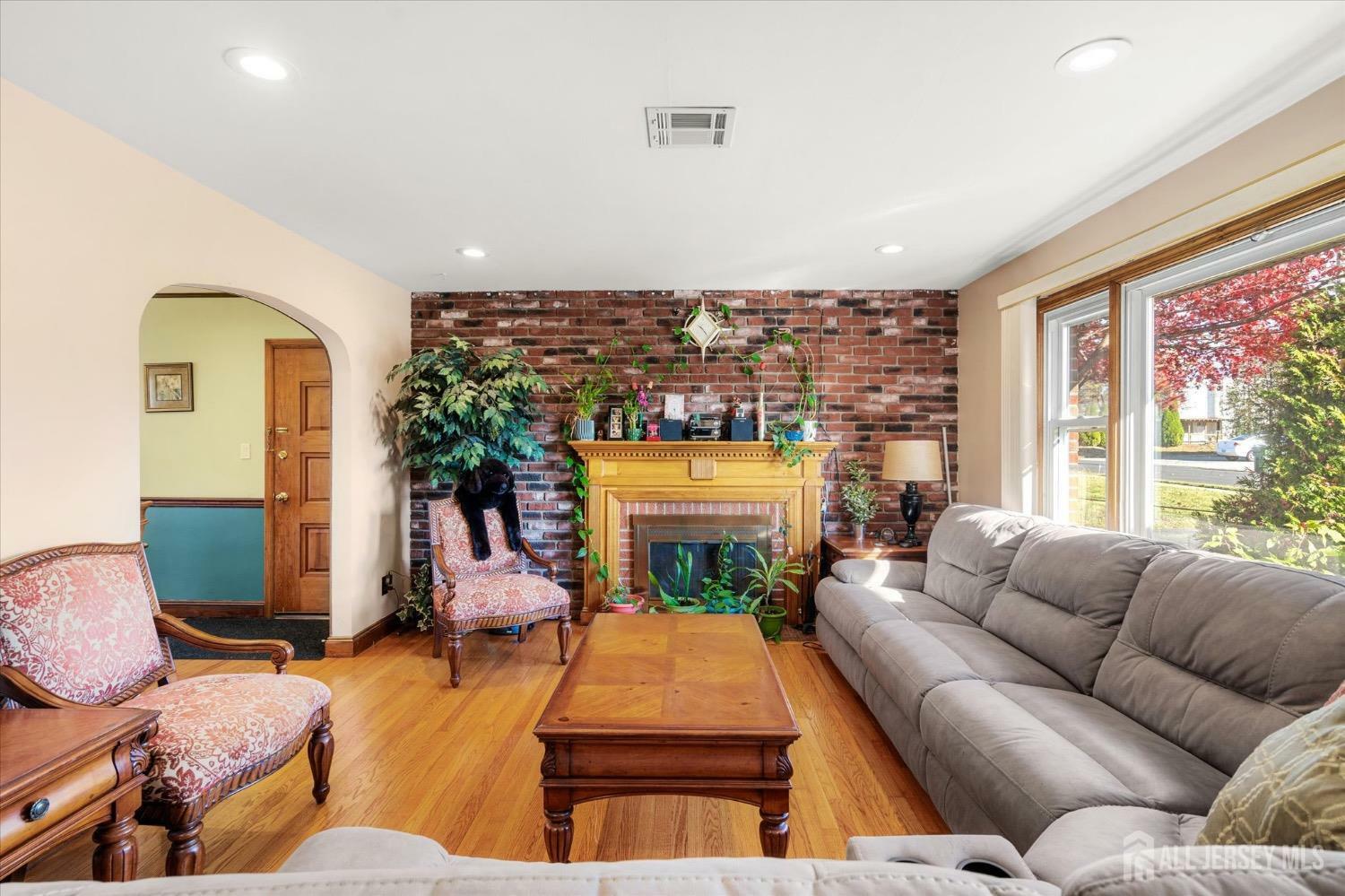 Property Photo:  91 Albert Avenue  NJ 08837 