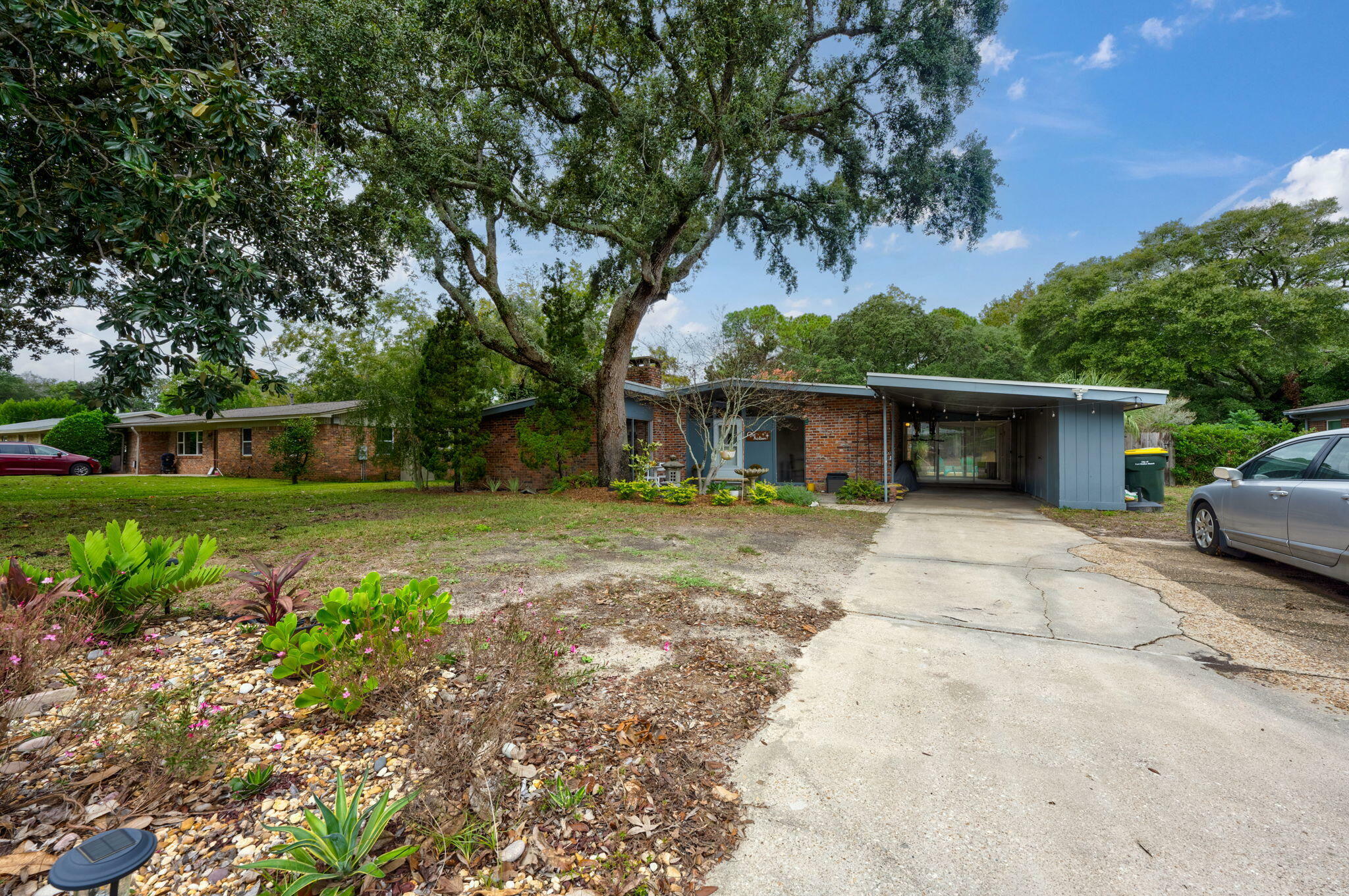 Property Photo:  113 NW Sotir Street  FL 32548 