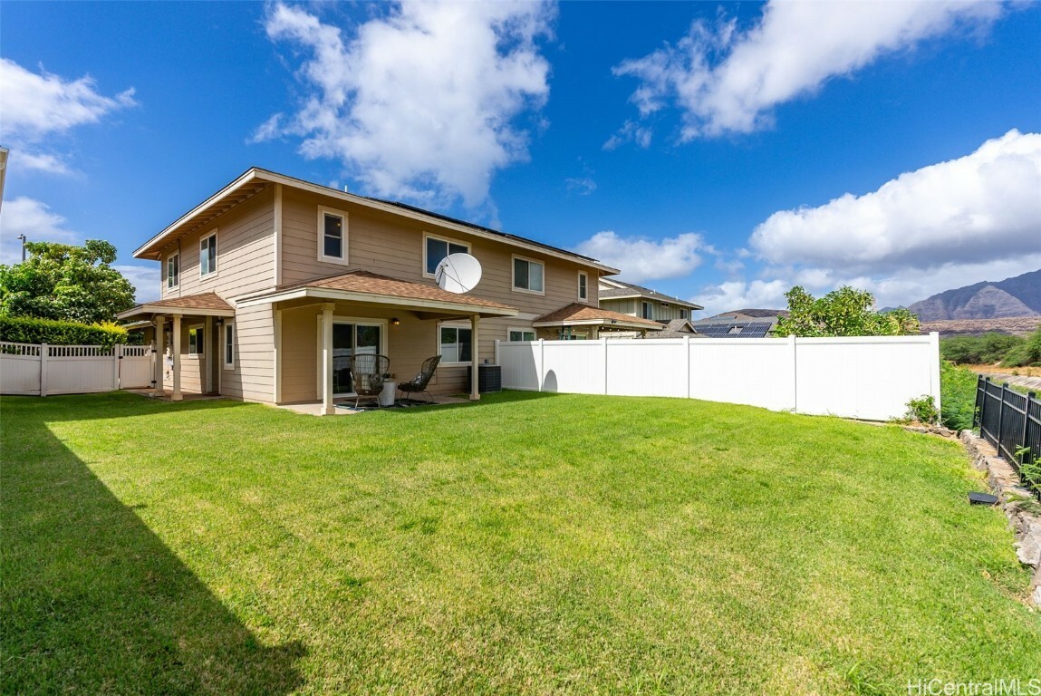 87-1650 Wehiwehi Street  Waianae HI 96792 photo