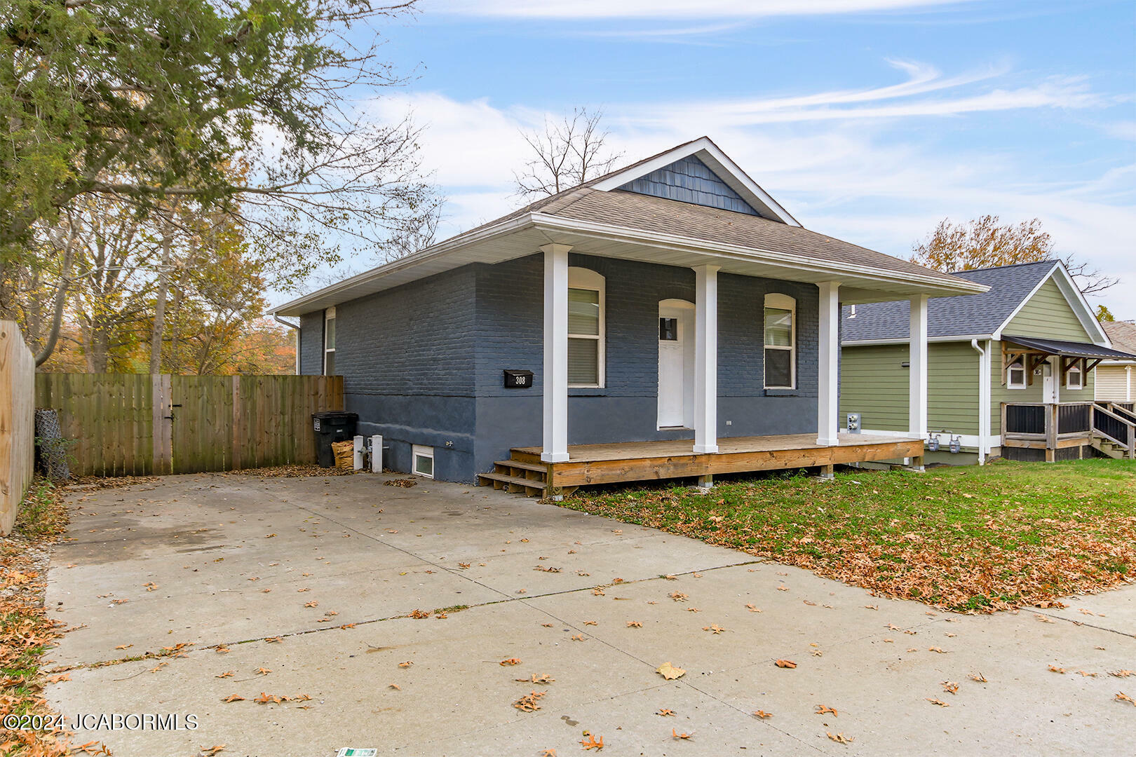 Property Photo:  308 W 4th Street  MO 65251 