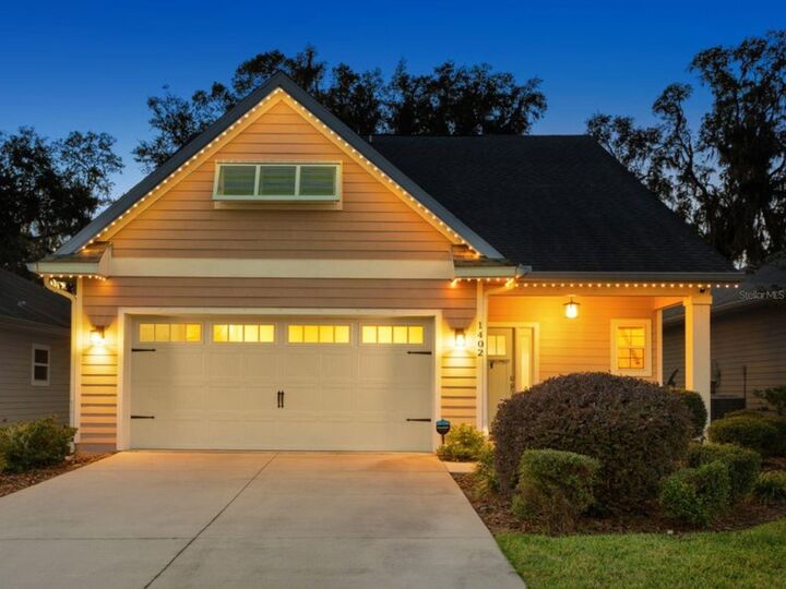 Property Photo:  1402 NW 121st Way  FL 32606 