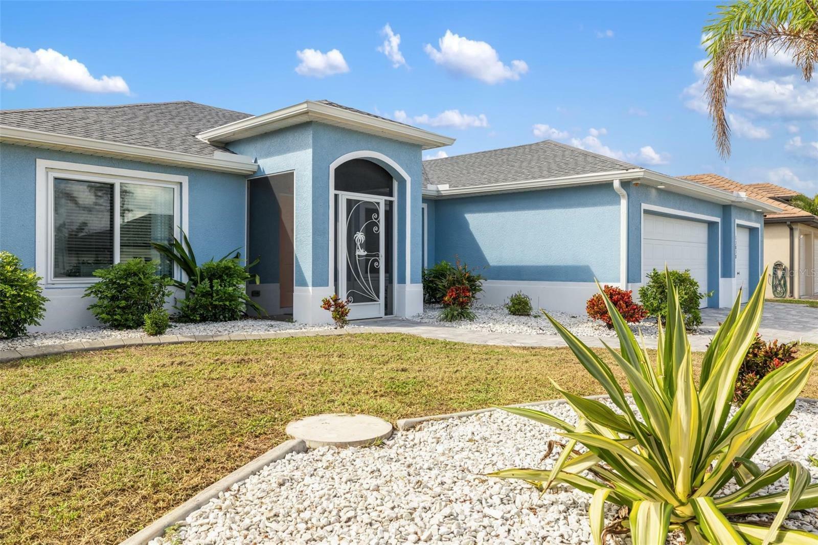 Property Photo:  13838 Begonia Circle  FL 33981 