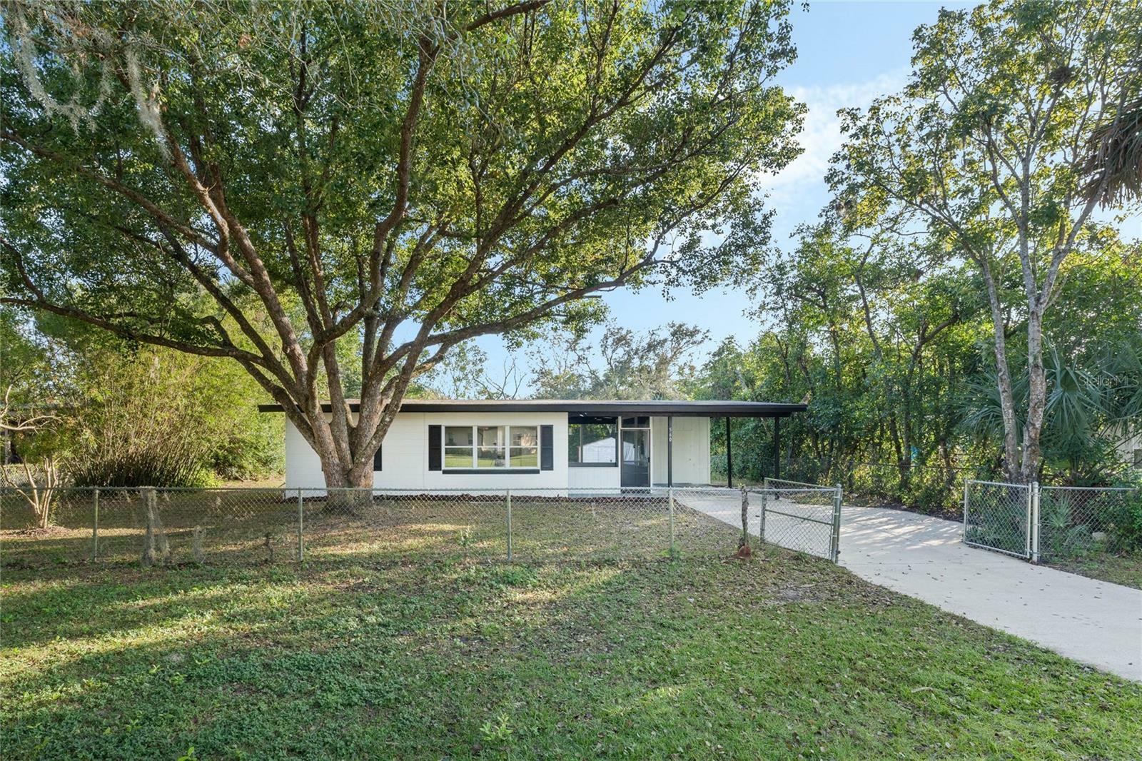 Property Photo:  560 E 3rd Street  FL 32766 