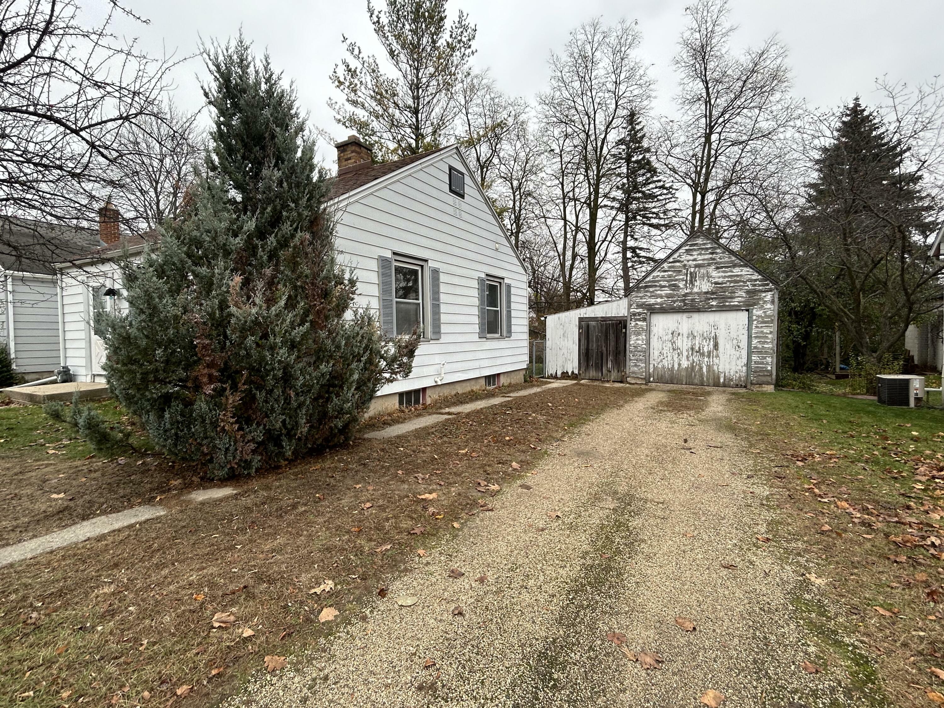 Property Photo:  619 S Indiana Ave  WI 53095 