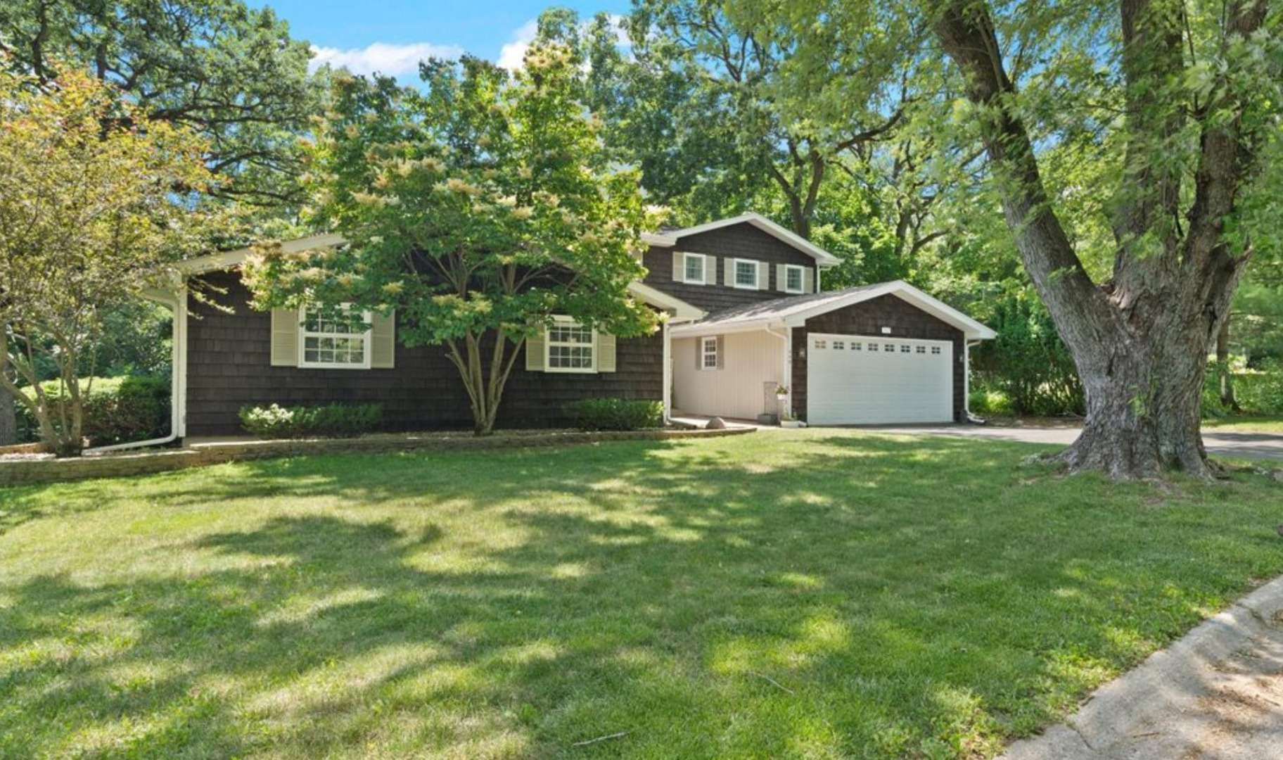 Property Photo:  449 High Road  IL 60013 