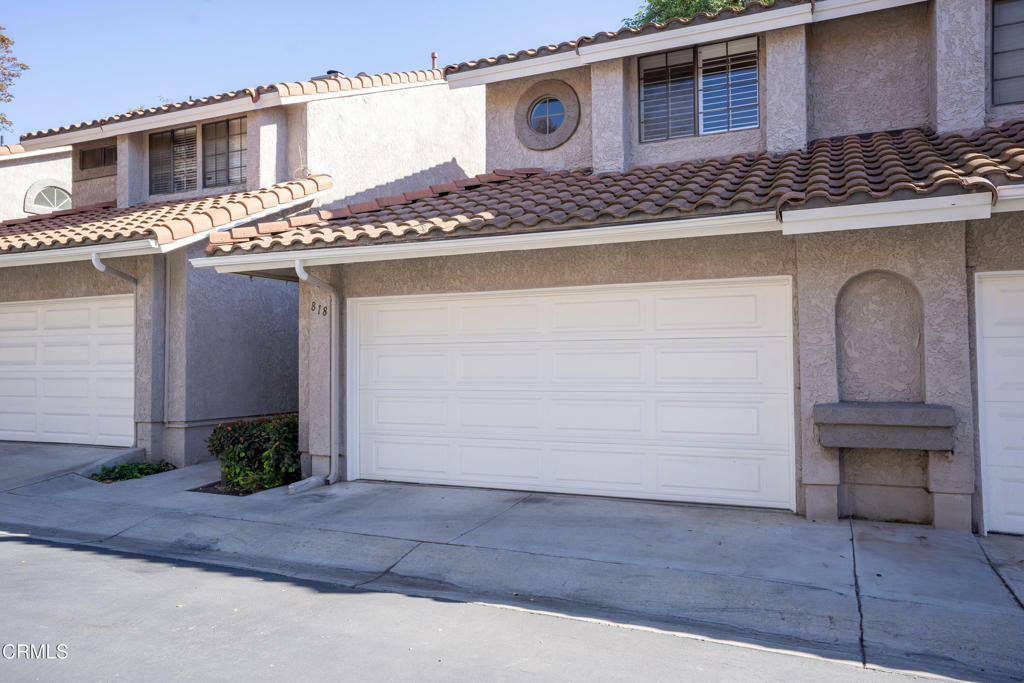 Property Photo:  818 Paseo Tosamar 33  CA 93012 