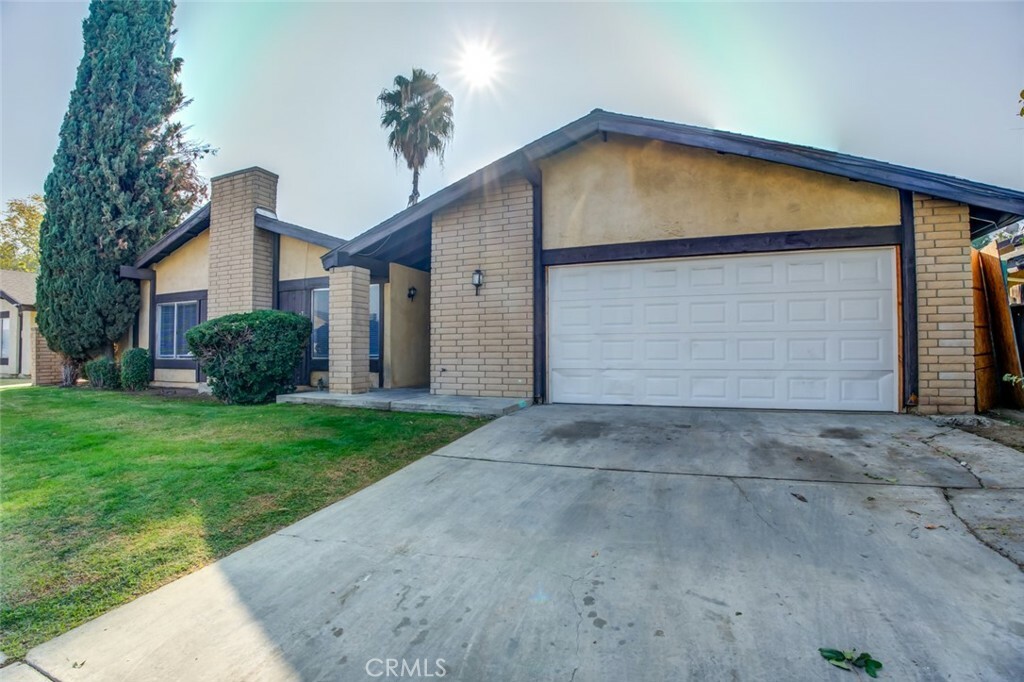 Property Photo:  4317 Parkwood Court  CA 93309 