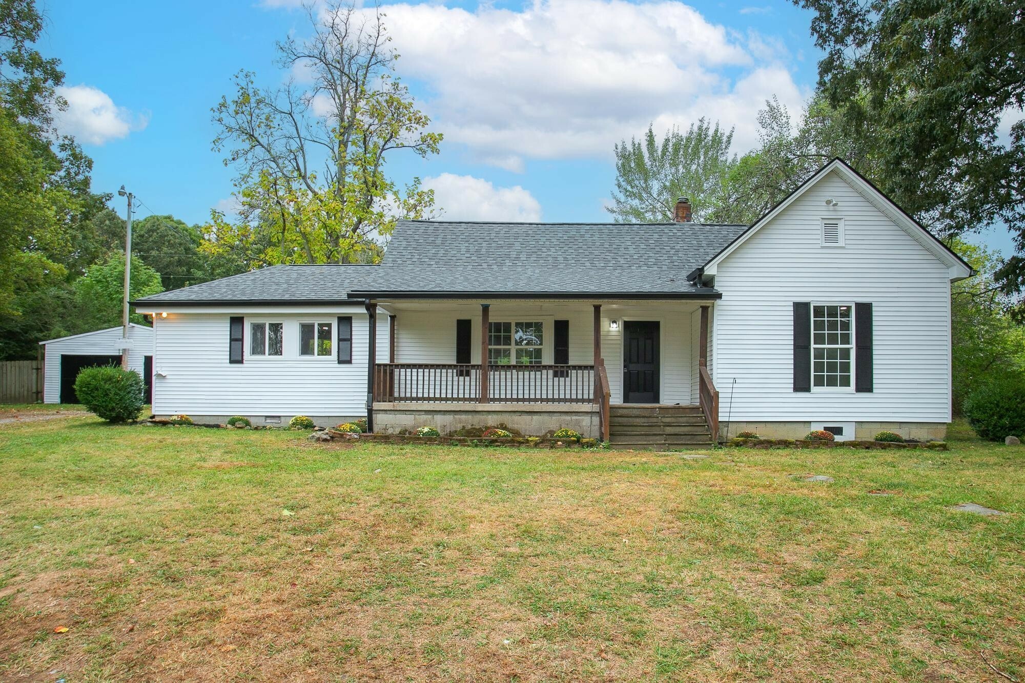 Property Photo: 115 Pond Rail Rd TN 37055