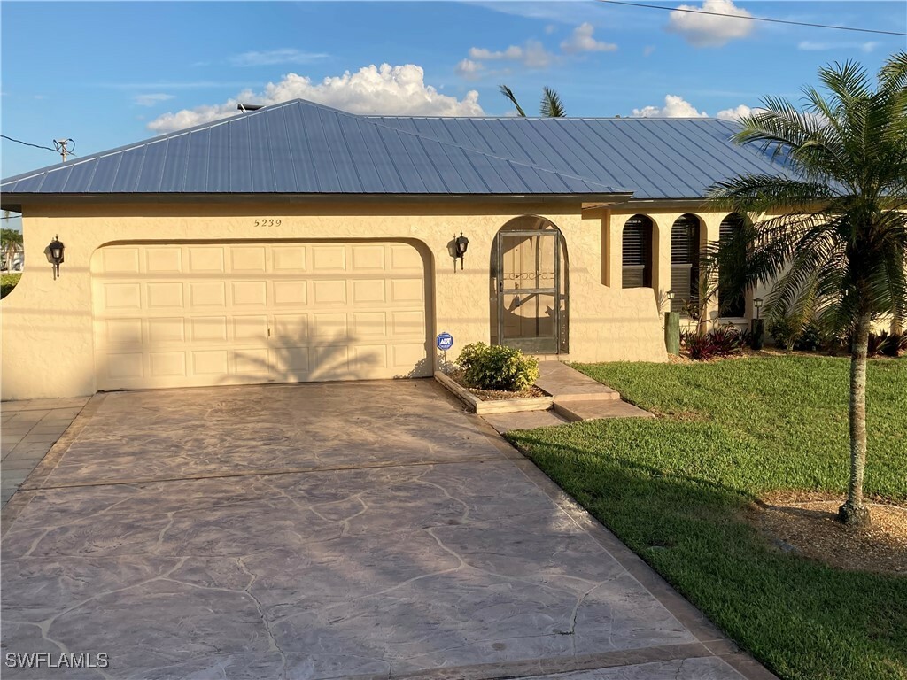 Property Photo: 5239 Wisteria Court FL 33904