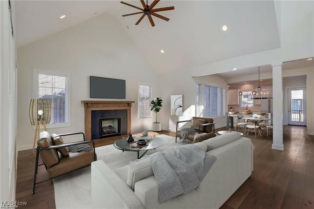Property Photo: 2530 Edgewood Trace OH 44124