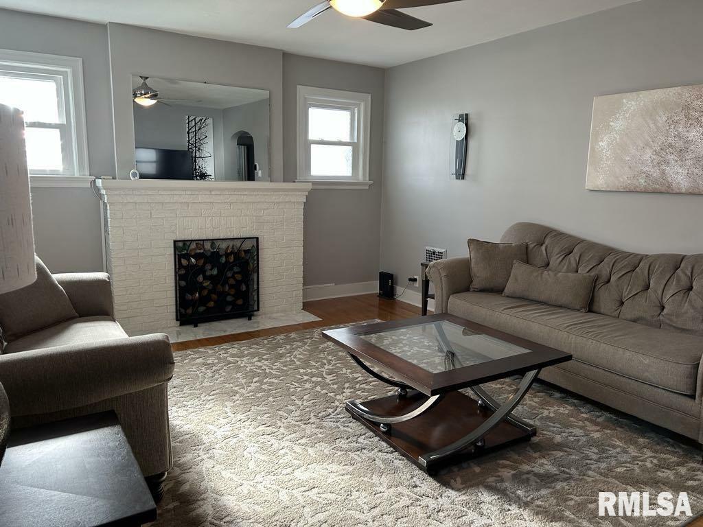 Property Photo:  806 S 22nd Street  IL 62301 