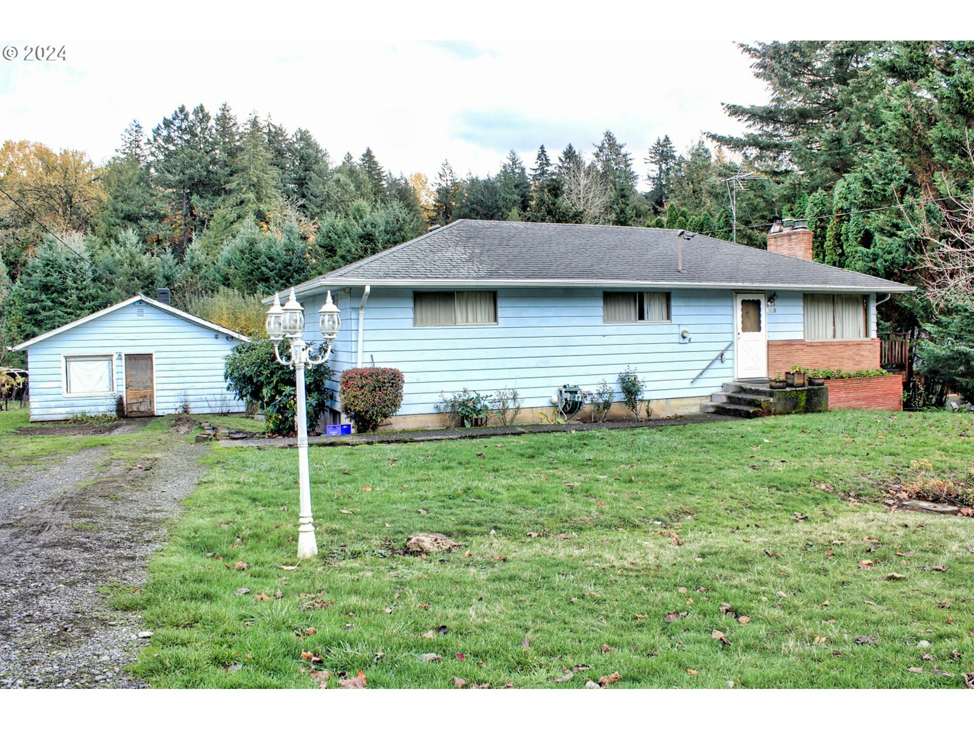 Property Photo:  6520 SE 142nd Ave  OR 97236 