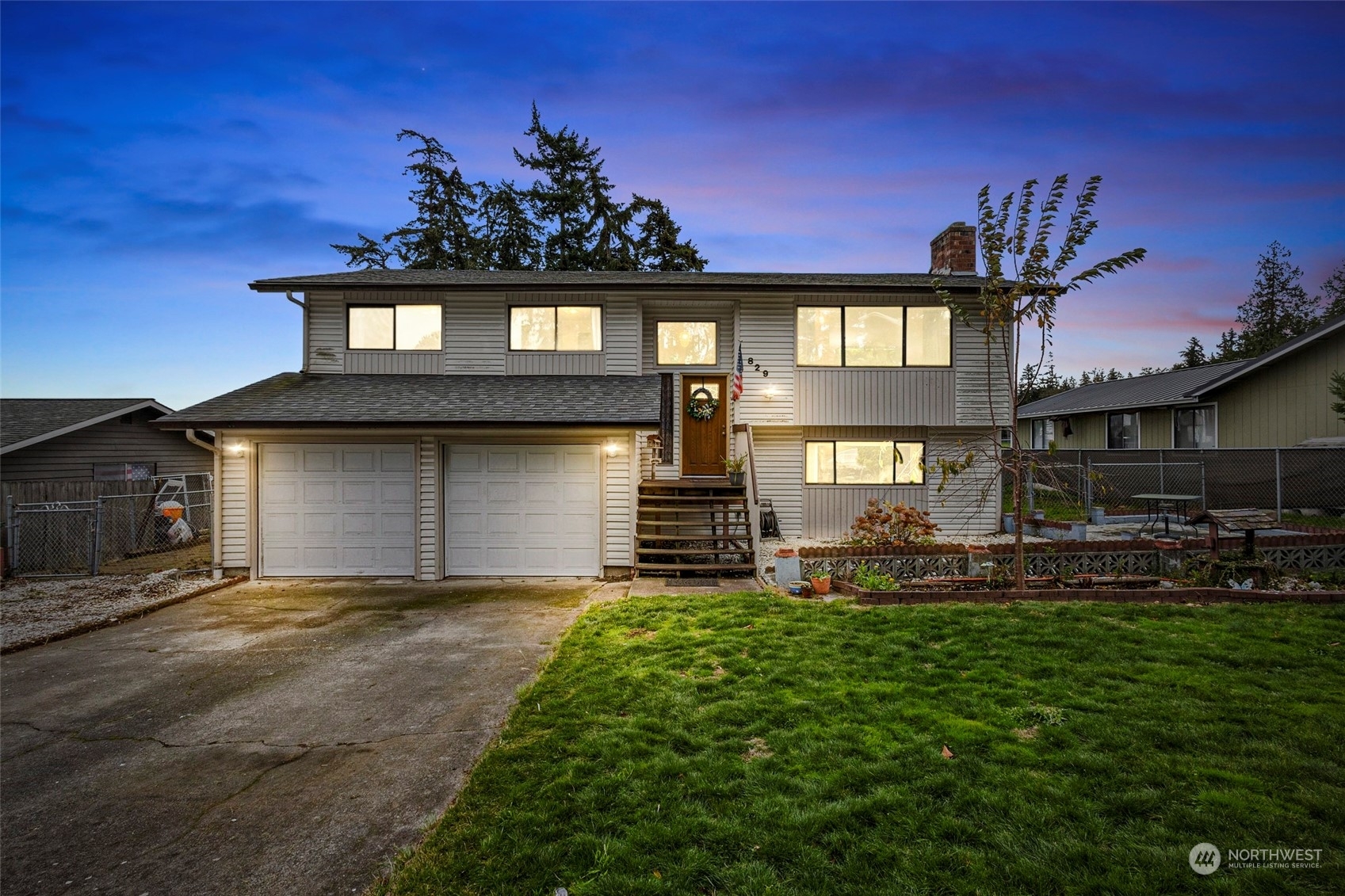 Property Photo:  829 SW 3rd Avenue  WA 98277 