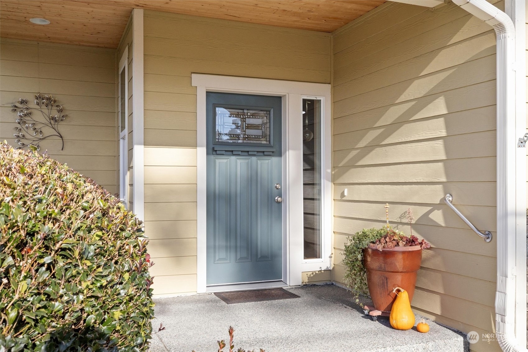 Property Photo:  1318  32nd Street  WA 98221 