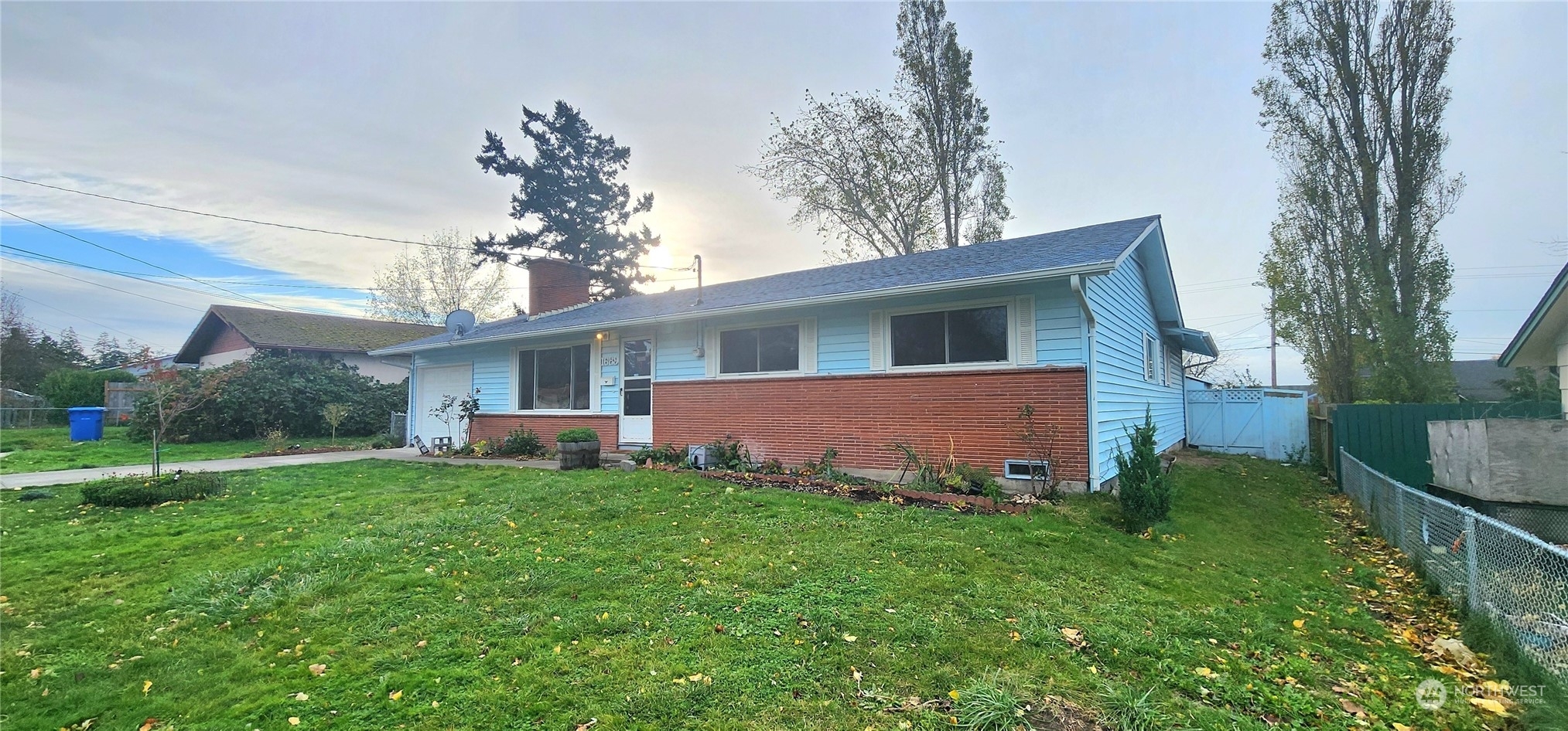 1689 NE 1st Avenue  Oak Harbor WA 98277 photo