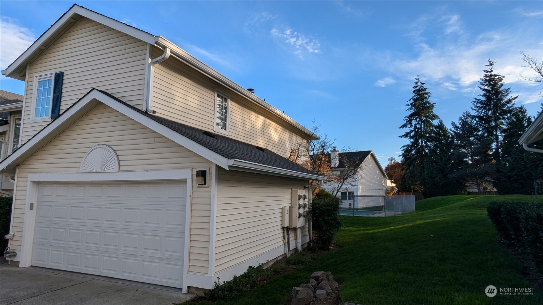 Property Photo:  927  132nd Street SW F6  WA 98204 