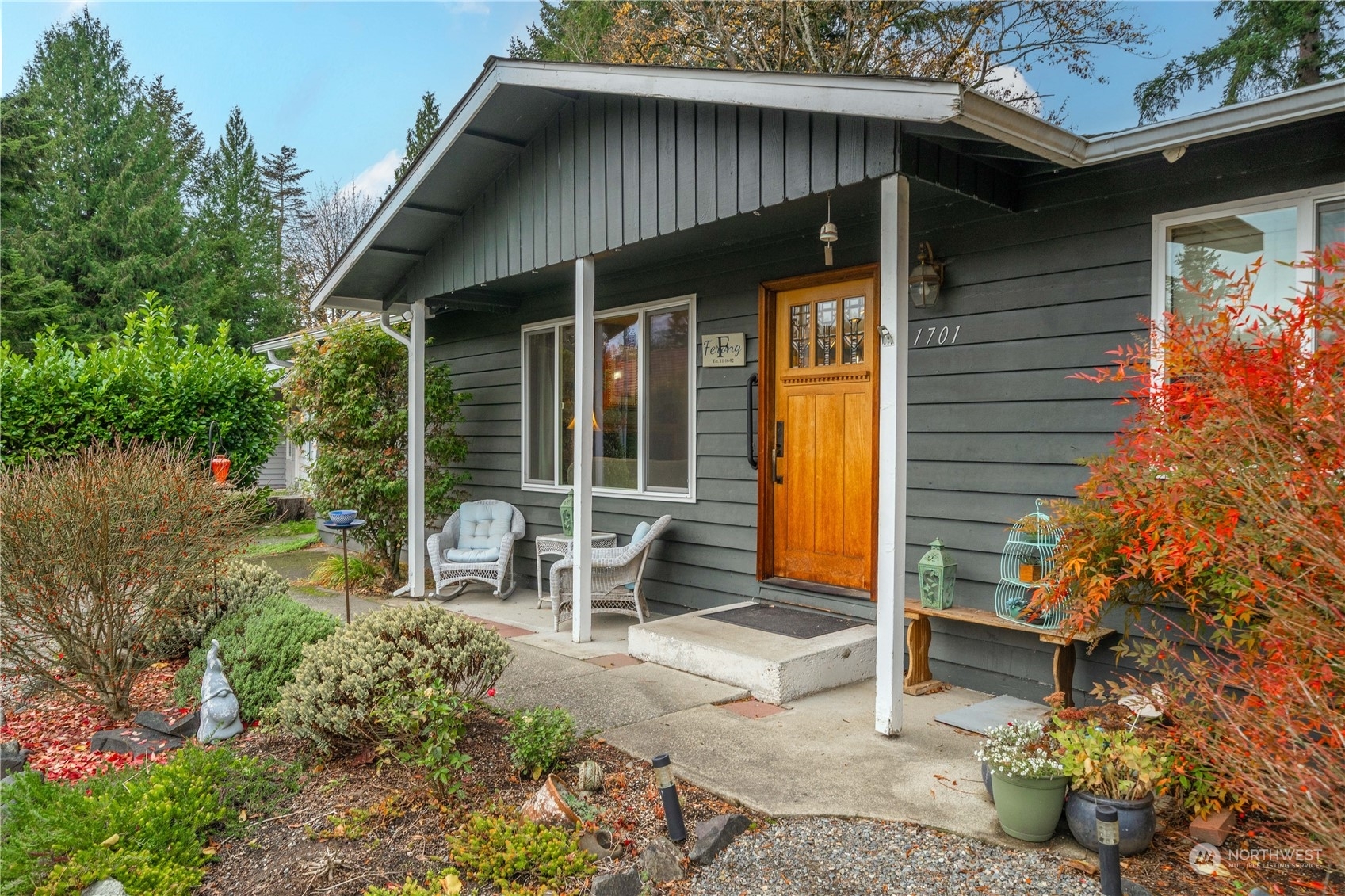 Property Photo:  1701 35th Street SE  WA 98002 