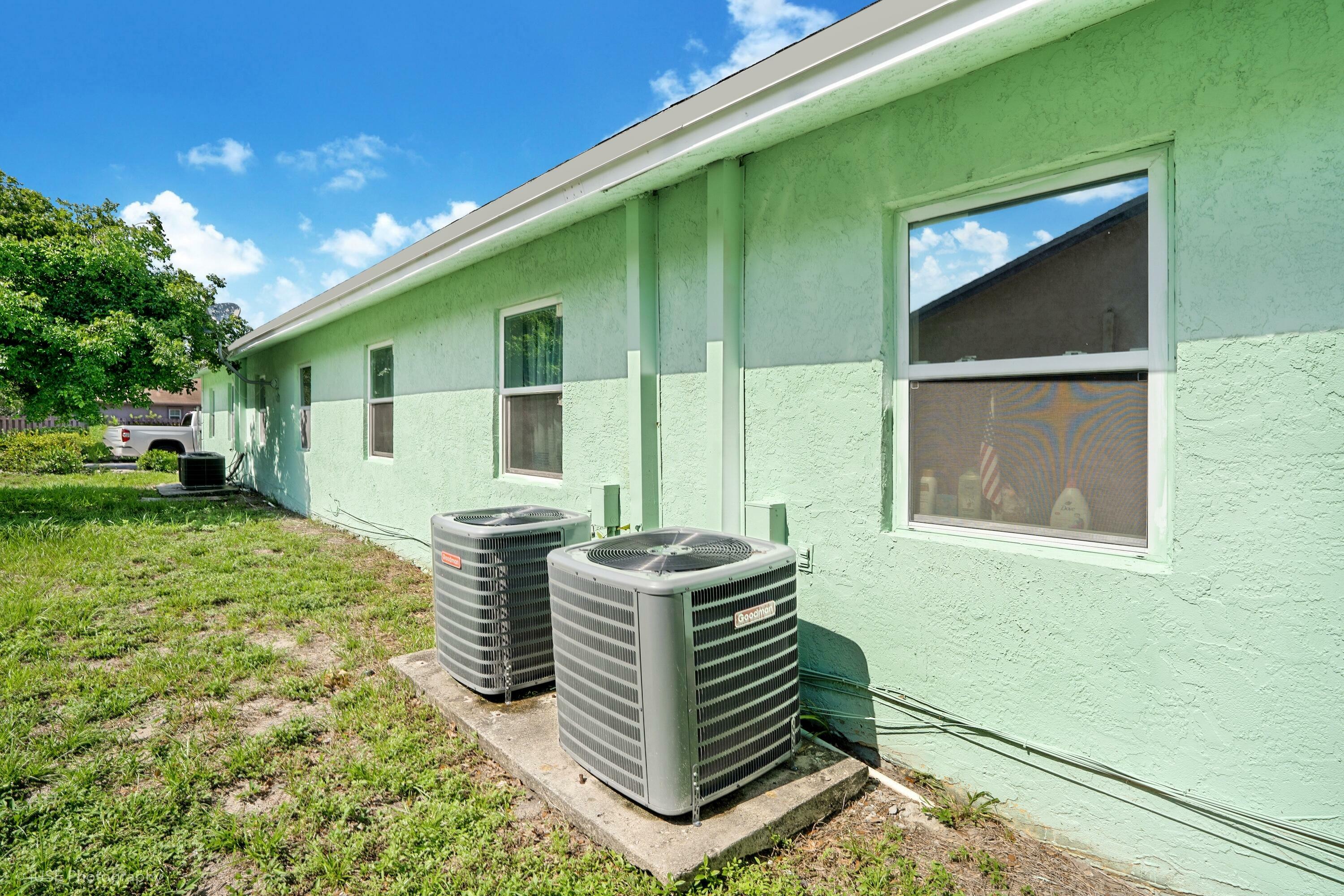 Property Photo:  200 NW 14th Street  FL 33060 