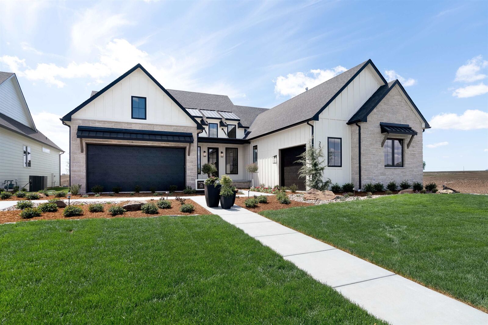 Photo de la propriété:  2317 N Sagebrush St  KS 67230 