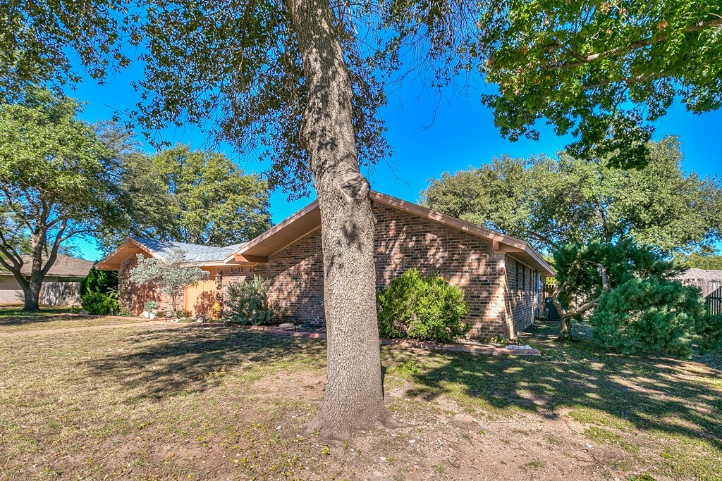 Property Photo:  2706 Palo Duro Dr  TX 76904 