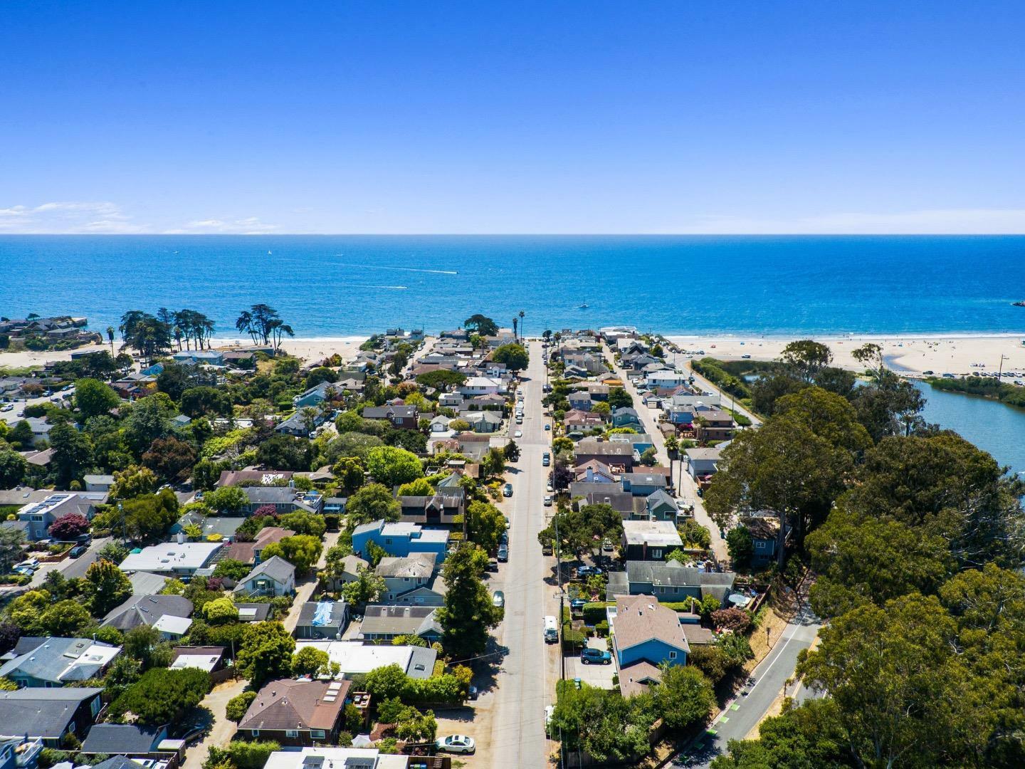 Property Photo:  21130 East Cliff Drive  CA 95062 