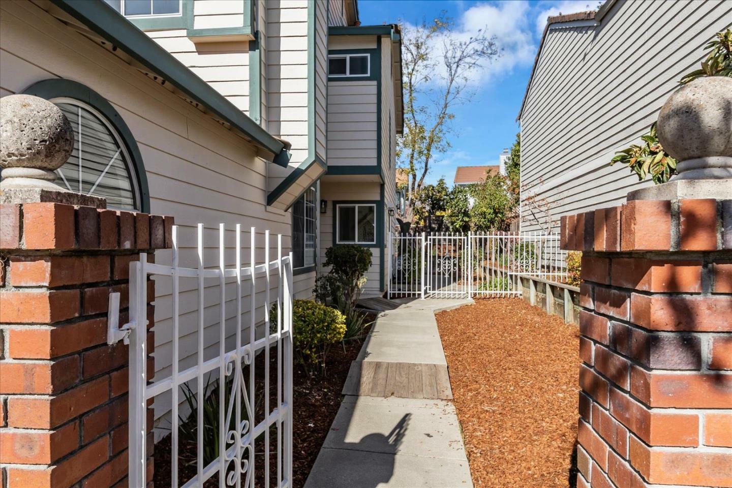 Property Photo:  2249 Farmcrest Street  CA 95035 