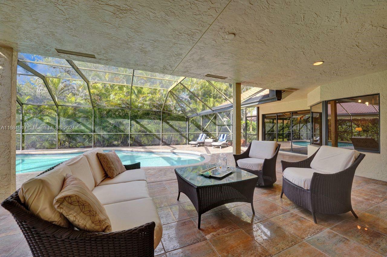 Property Photo:  1285 Manor Court  FL 33326 