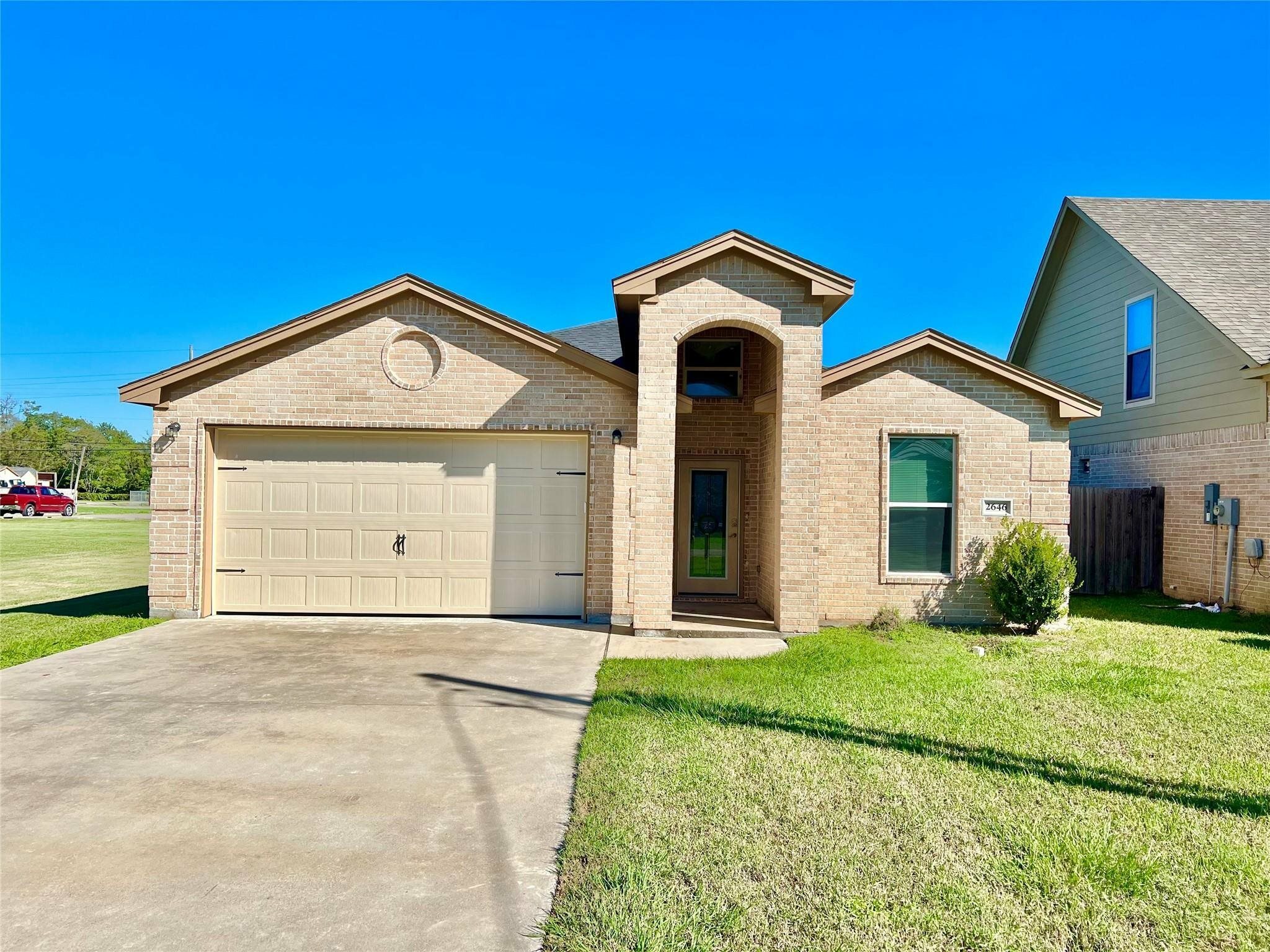 2646 Pearl Ave.  Groves TX 77619 photo