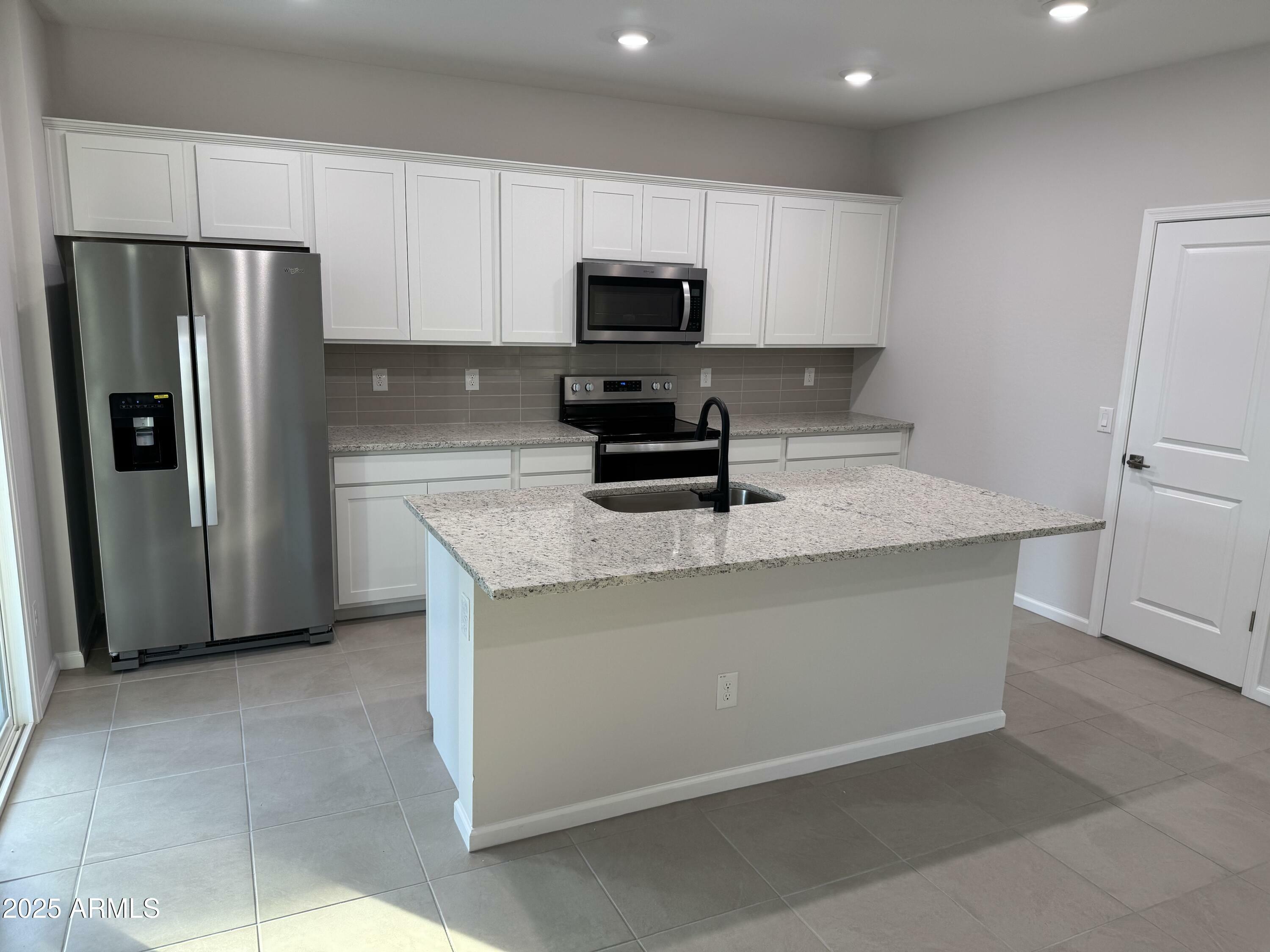 Property Photo: 2593 E Bluff Spring Avenue AZ 85119