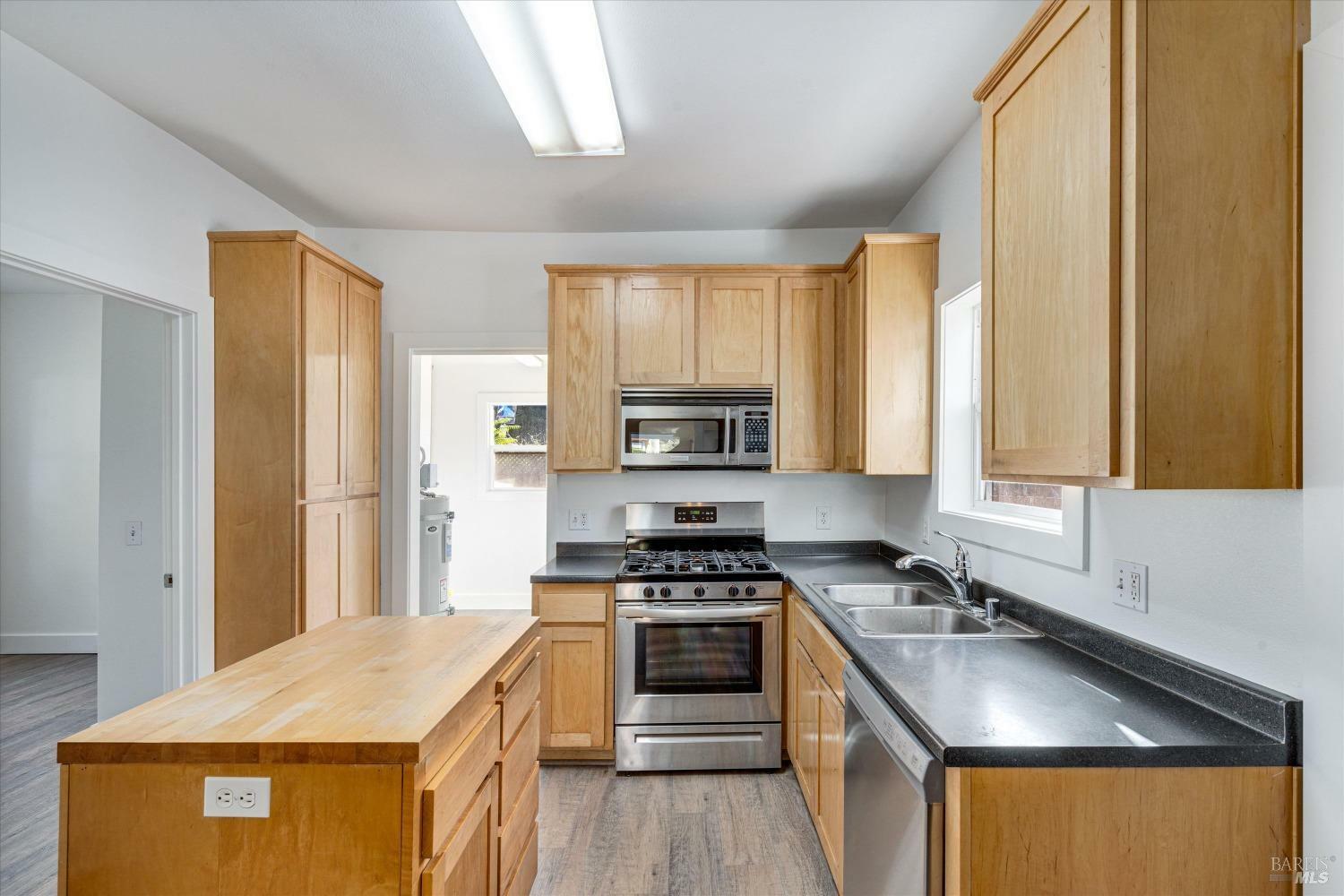 Property Photo:  130 W 6th Street  CA 95401 