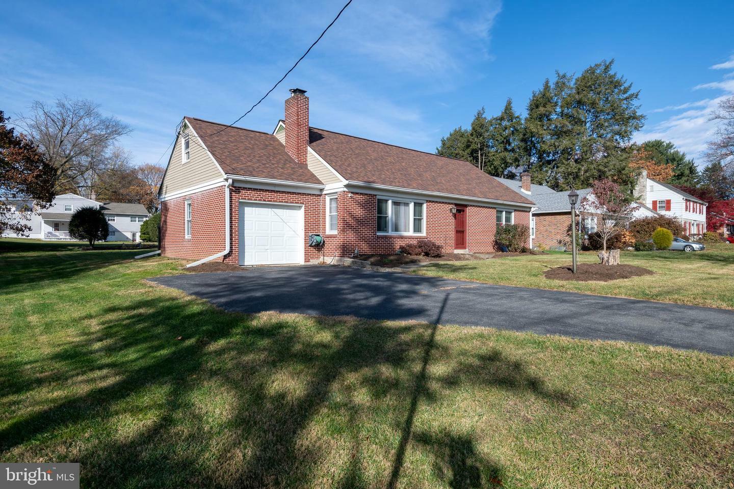 Property Photo:  716 Farmingdale Road  PA 17603 