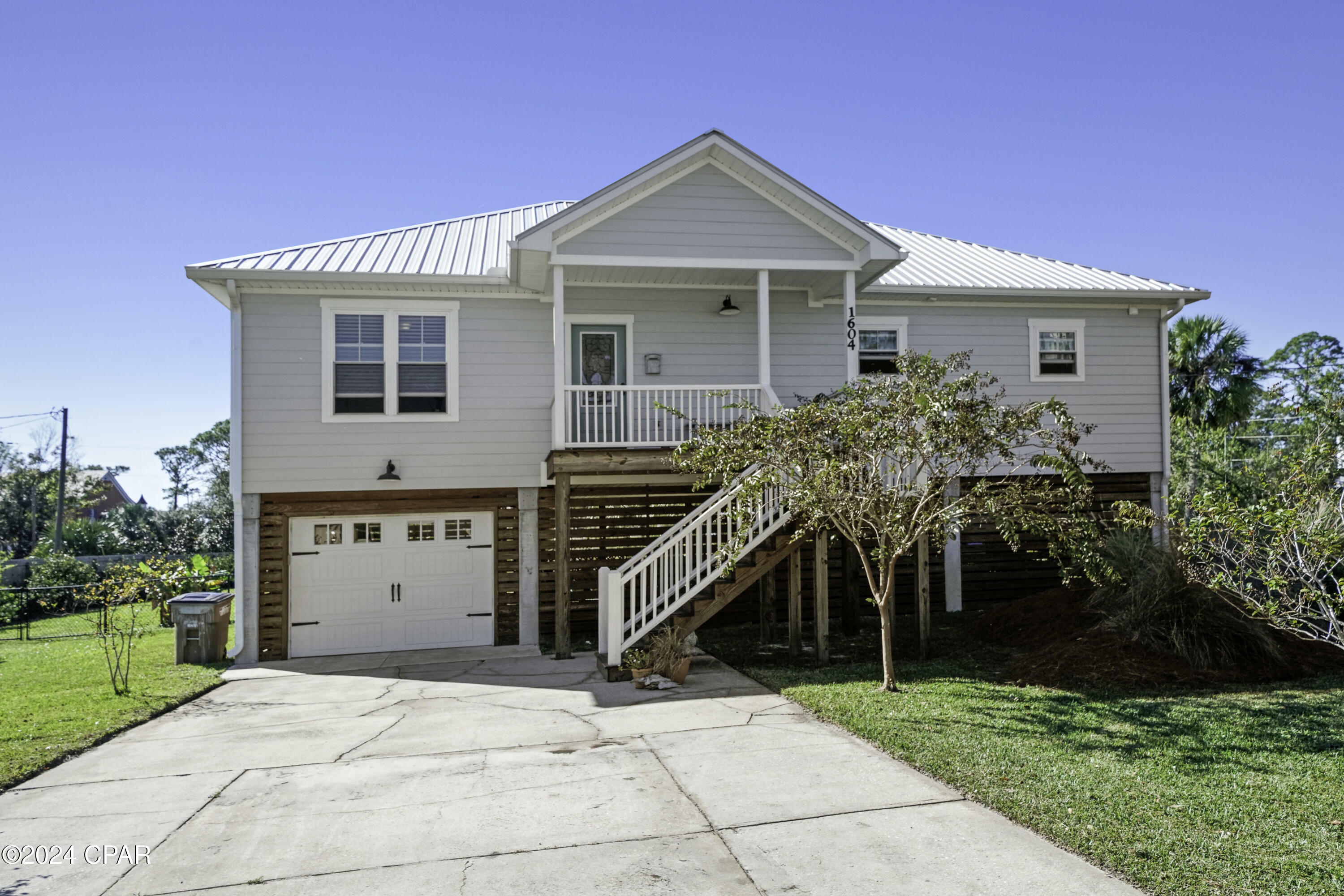 Property Photo:  1604 Monument Avenue  FL 32456 