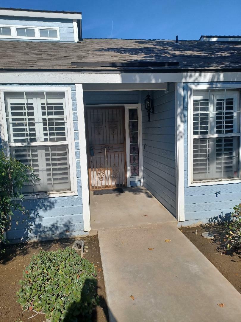 Property Photo:  1462 Plymouth Rock Way  CA 93612 