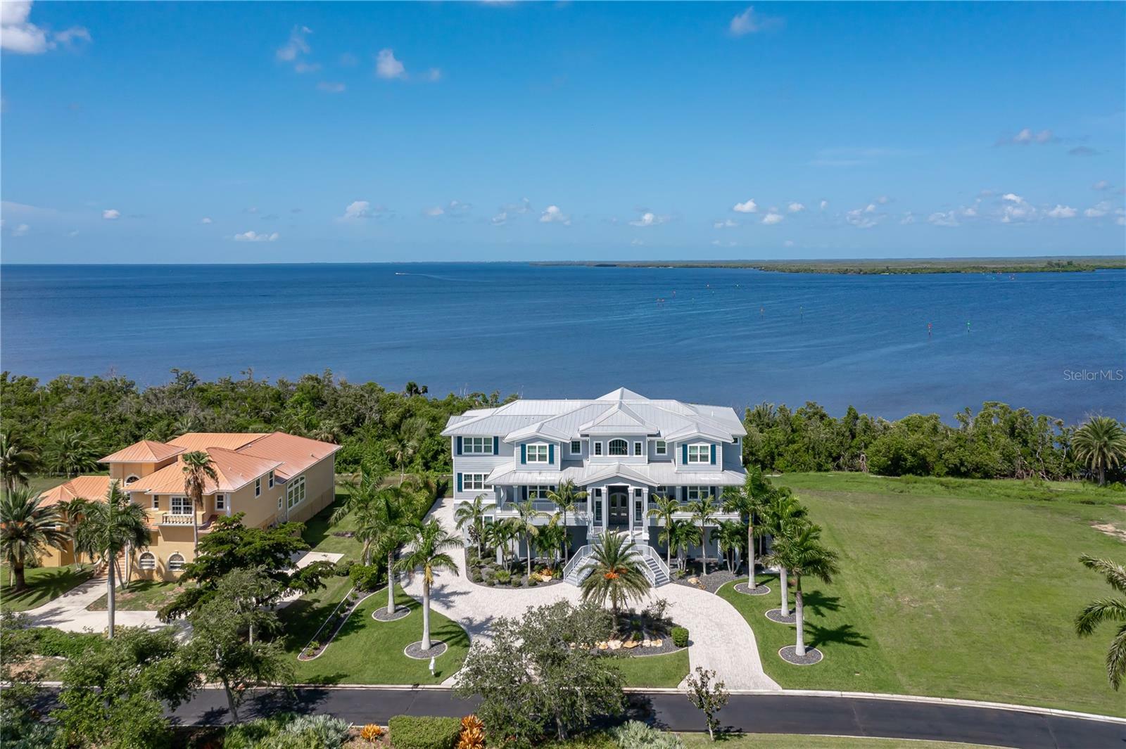 Property Photo:  4601 Grassy Point Boulevard  FL 33952 