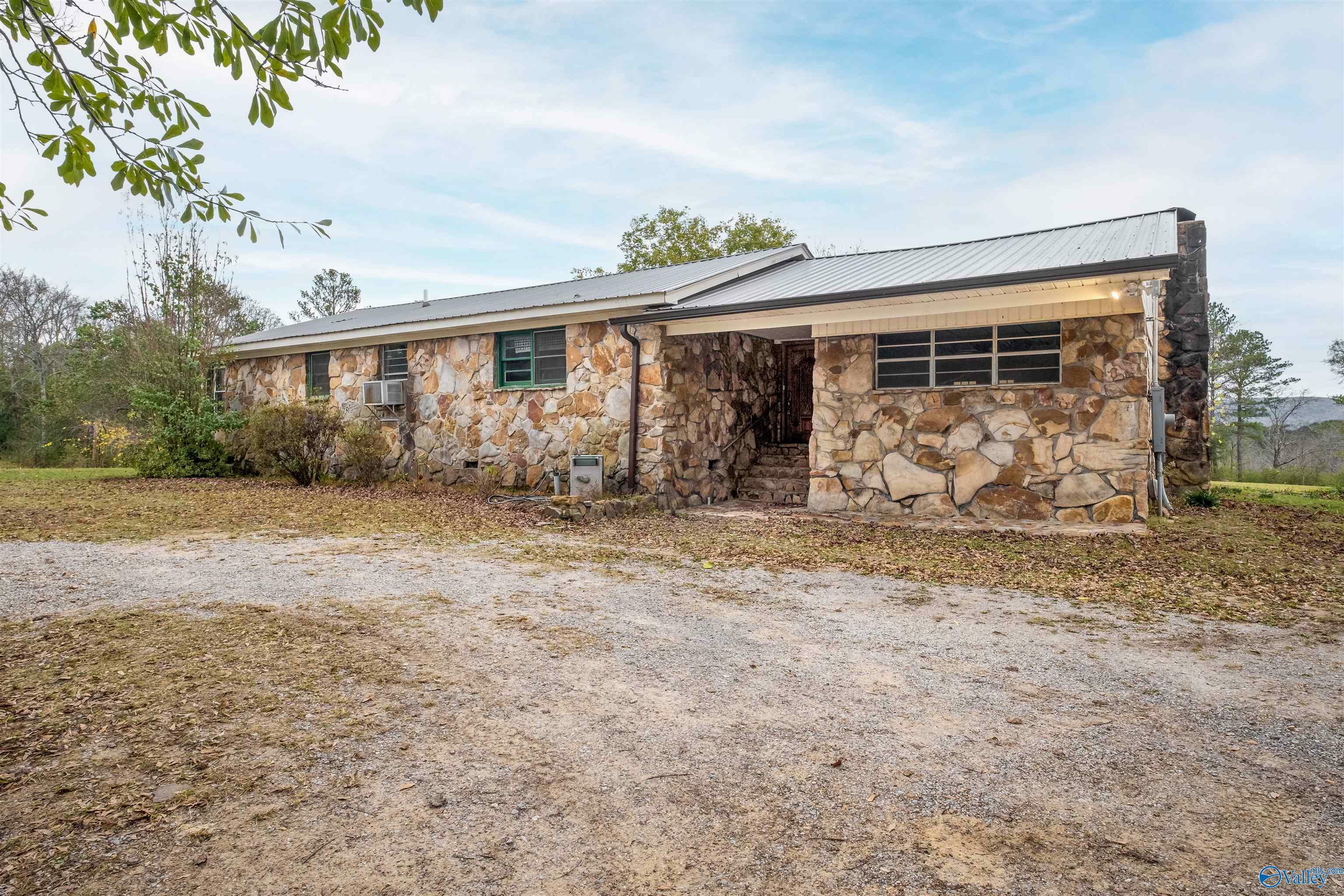 Property Photo:  274 Benjamin Drive  AL 35904 