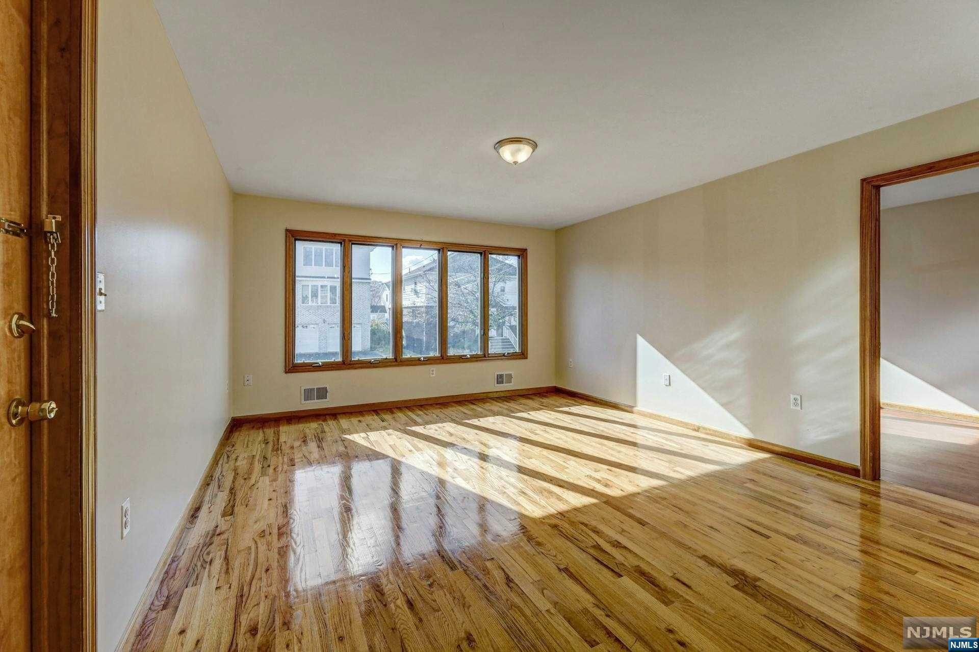 Property Photo:  26 Arlington Boulevard  NJ 07031 