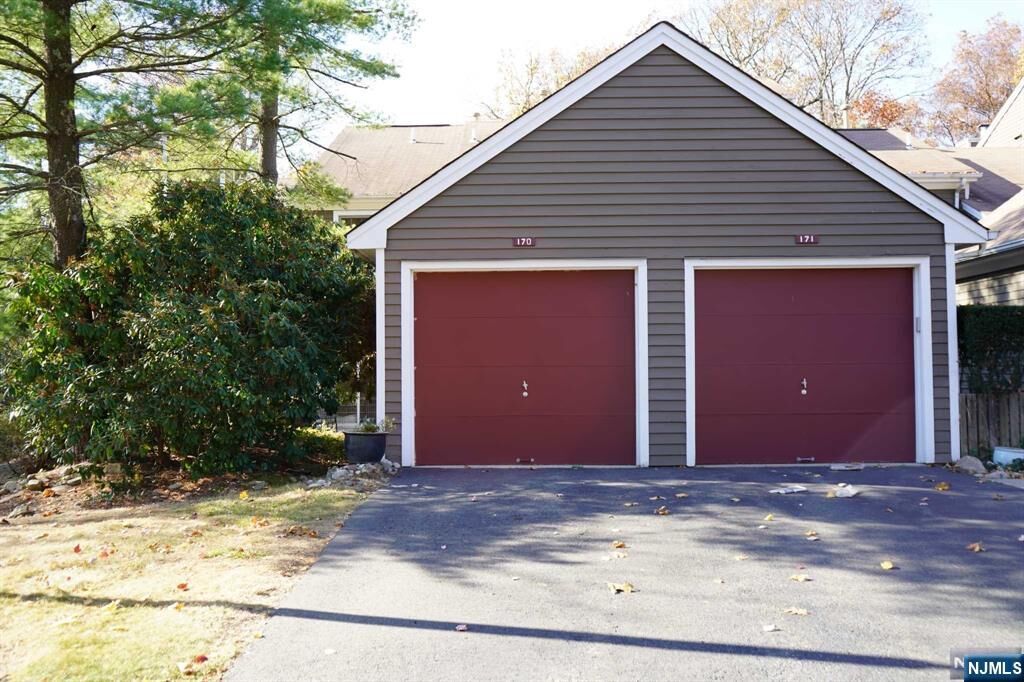 Property Photo:  170 Grandview Lane  NJ 07430 