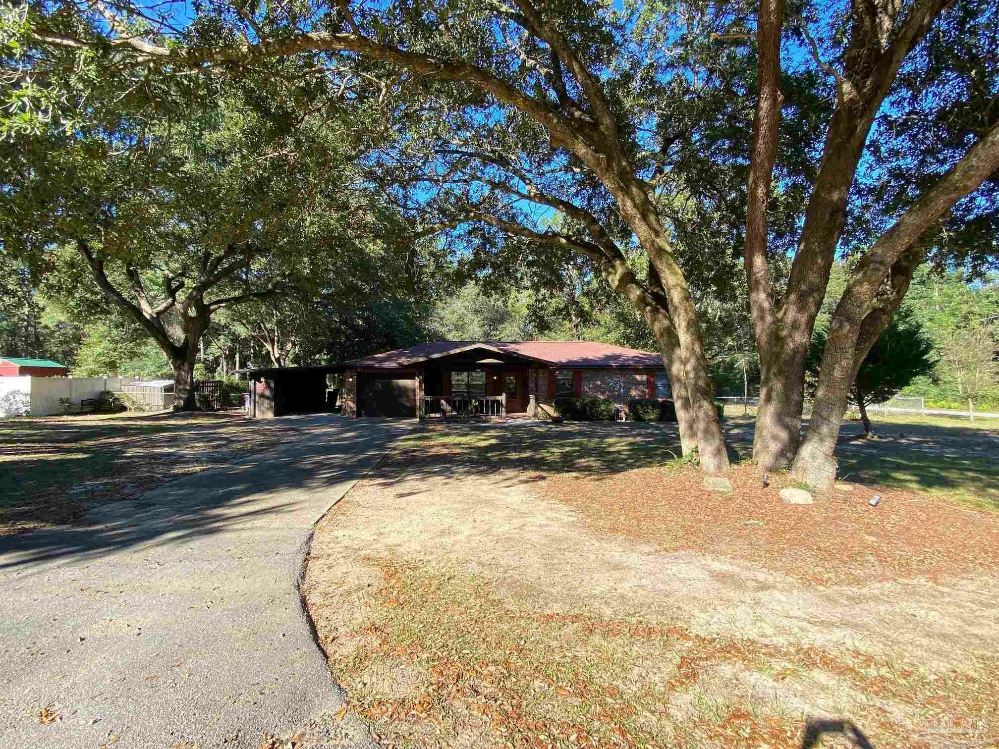 Property Photo:  5924 Osage Tr  FL 32570 