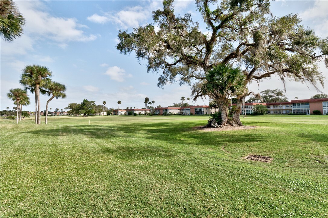 Property Photo:  89 Crooked Tree Lane 207  FL 32962 