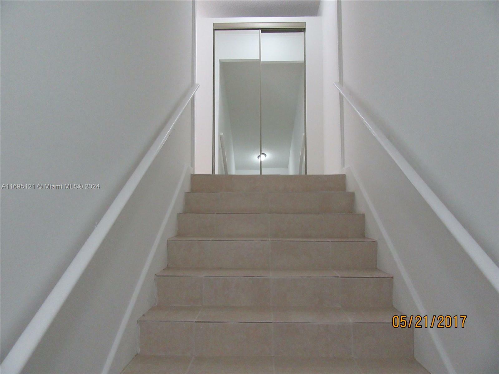 Property Photo:  2506 SE 19th Pl 203-A  FL 33035 