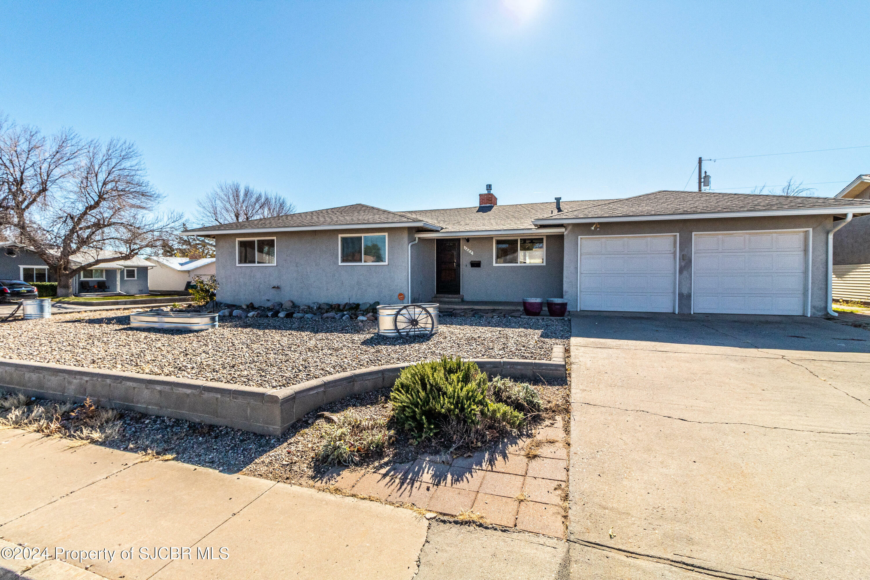 Property Photo:  1225 E 17th Street  NM 87401 