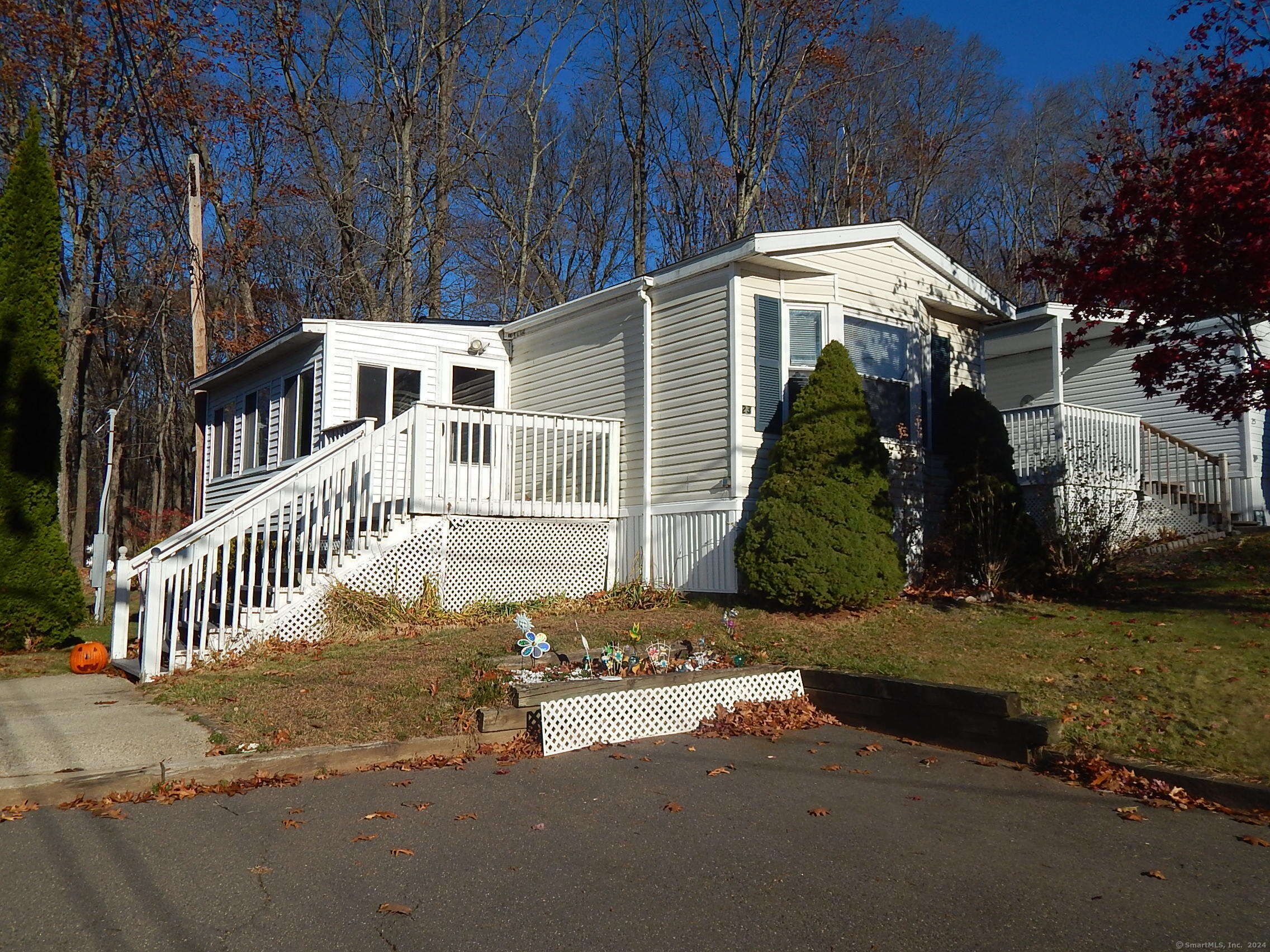 Property Photo:  23 Middle Terrace  CT 06066 