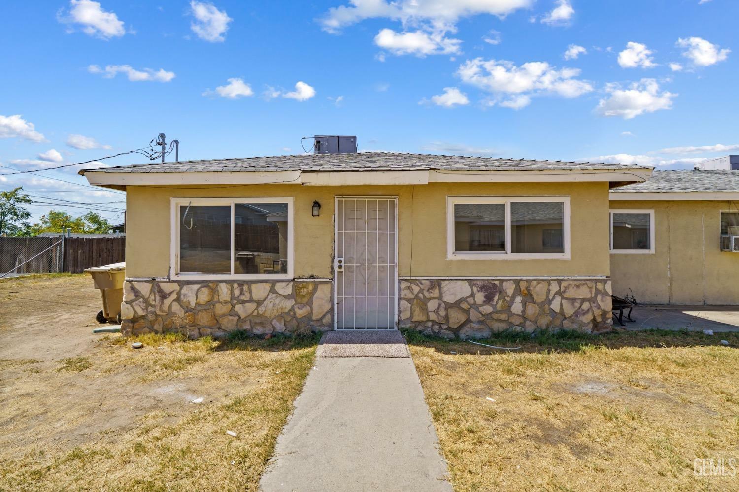 Property Photo:  1512 Lincoln Street  CA 93305 